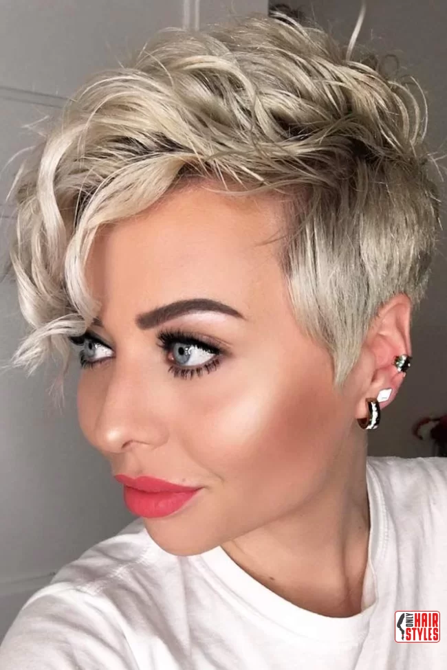 Asymmetrical Crop | 20 Chic Short Hairstyles For Thick Wavy Hair