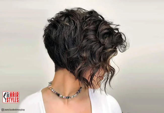 5. Curly Inverted Bob | 5 Ways Of Pulling Off An Inverted Bob